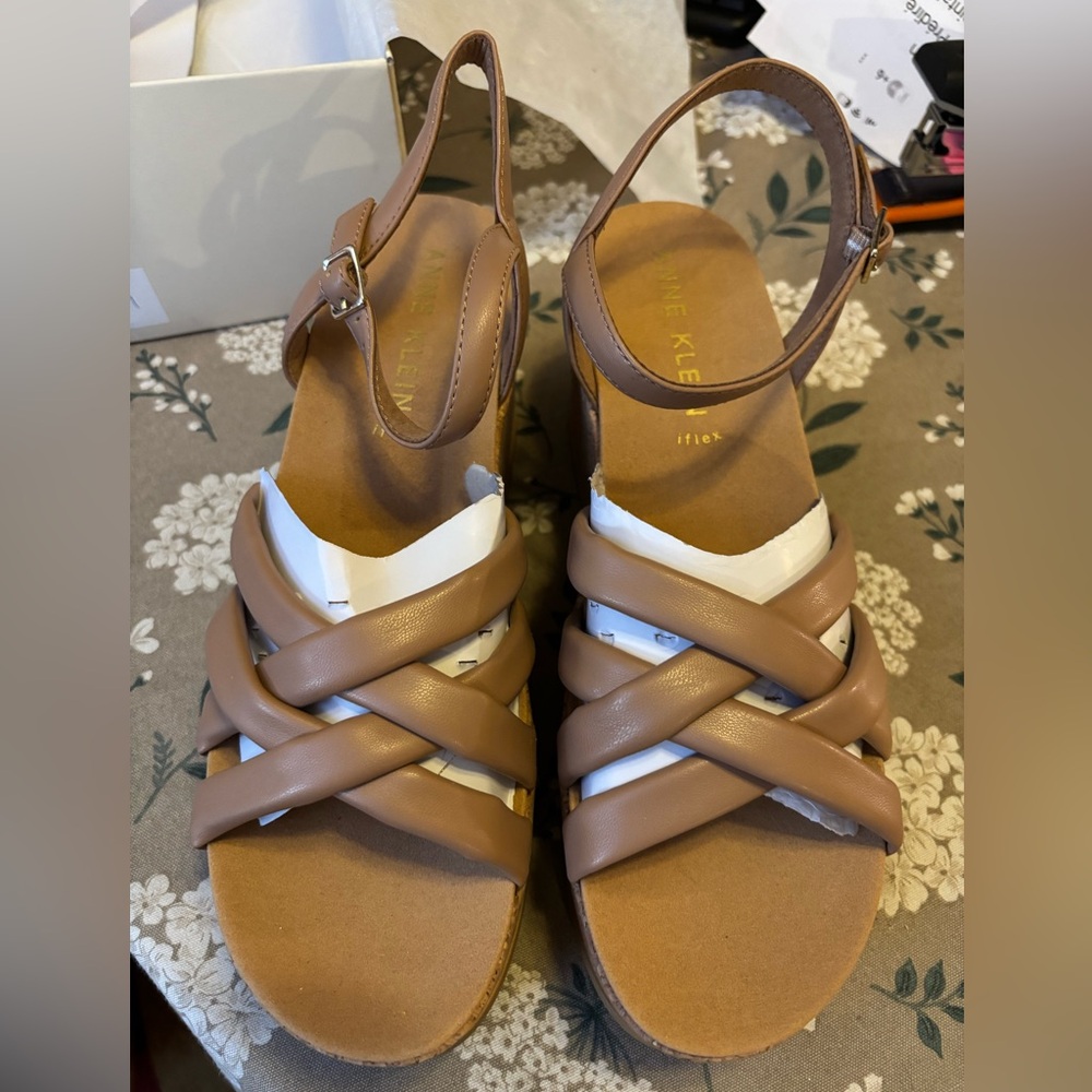 Anne Klein Vinette Tan Cork Wedge Heels. Size 9.5 Medium. NIB.